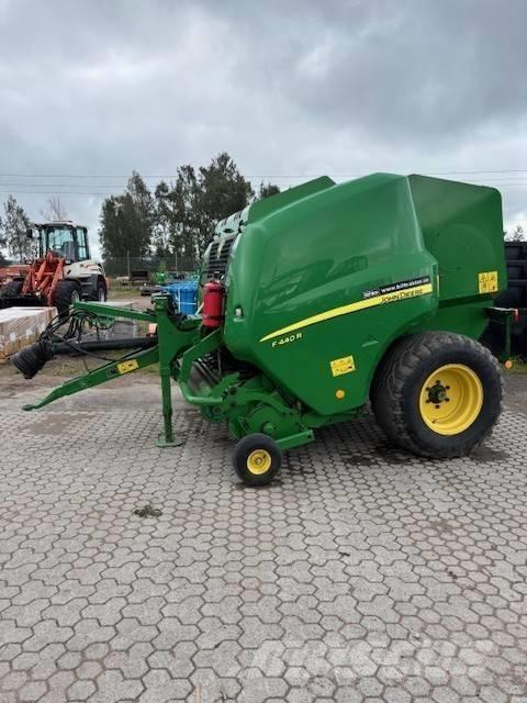 John Deere F 440 R Рулонные пресс-подборщики