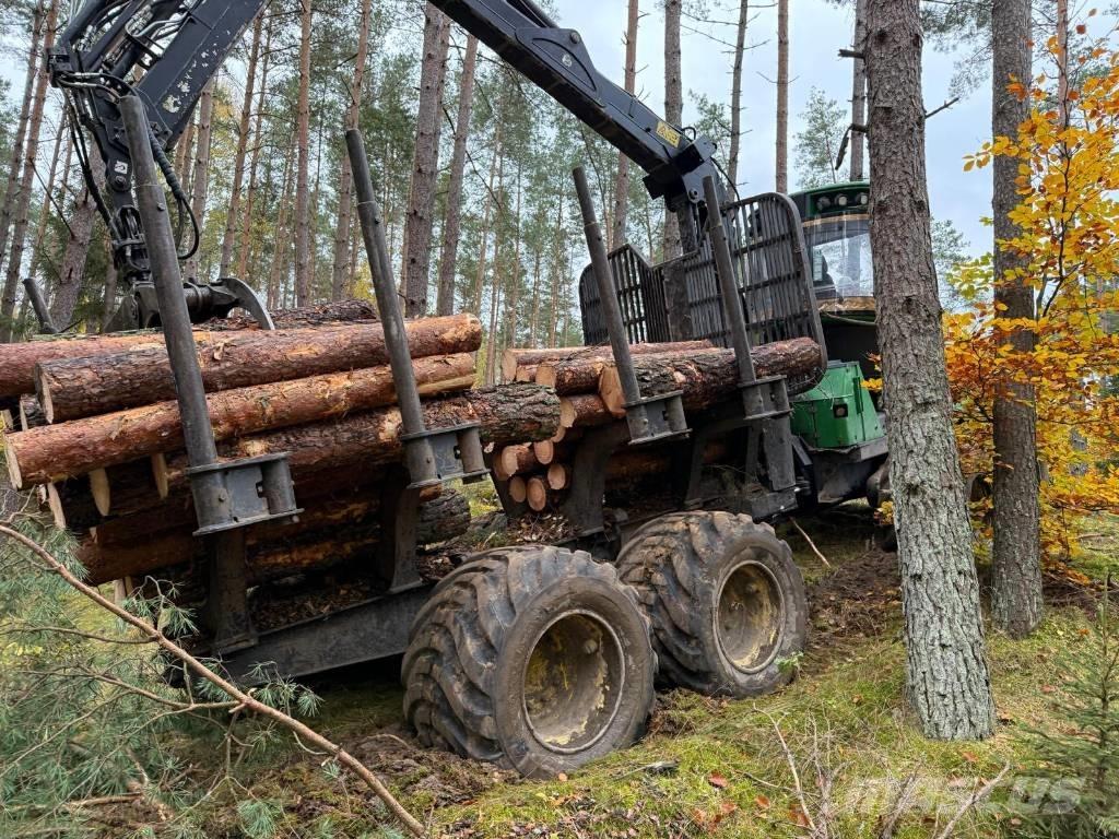 John Deere 1010 E Форвардеры