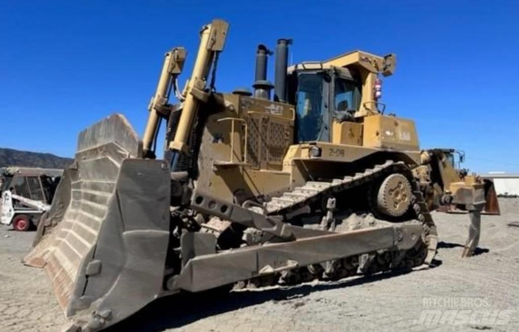 CAT D10T Гусеничные бульдозеры