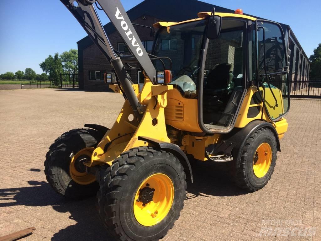 Volvo L 25 F Фронтальные погрузчики