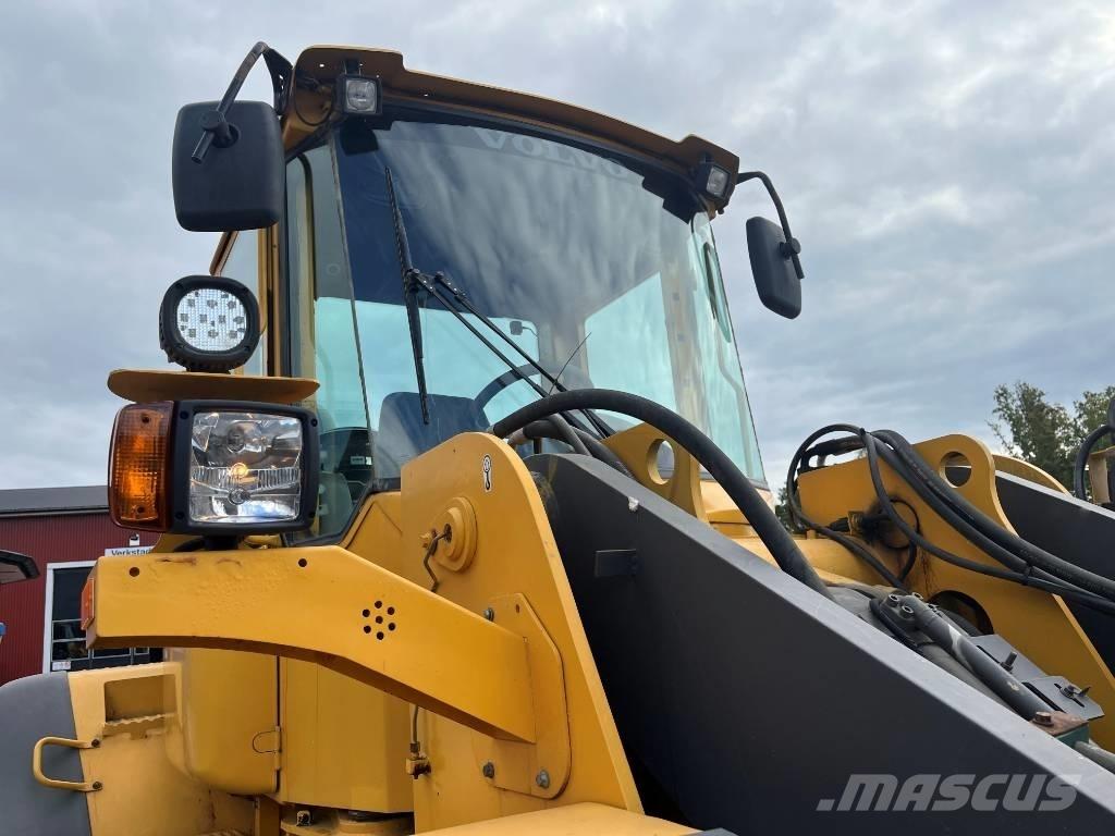 Volvo L 120 E Фронтальные погрузчики