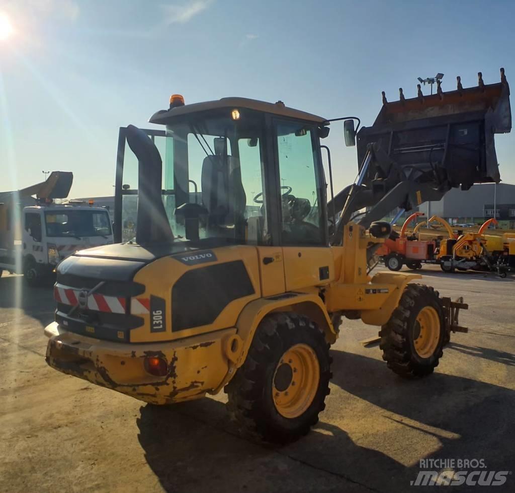 Volvo L30G Фронтальные погрузчики