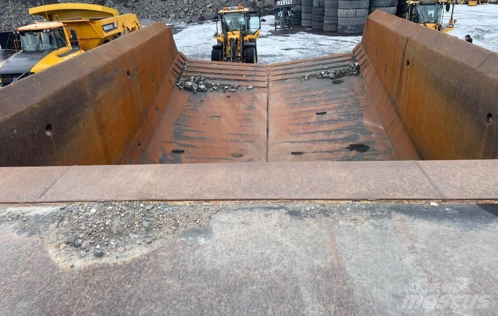 Komatsu 605-7 Карьерные самосвалы
