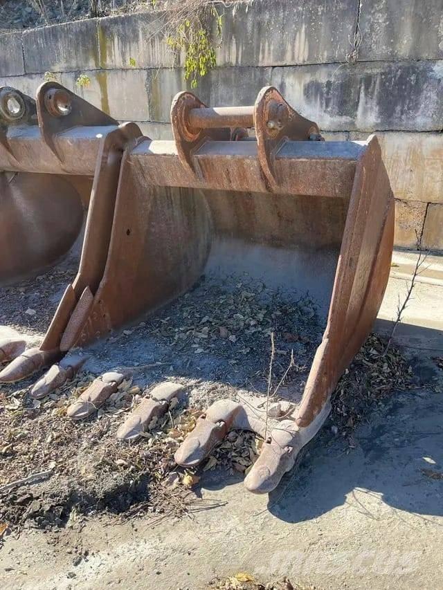 Komatsu PC 400 Гусеничные экскаваторы