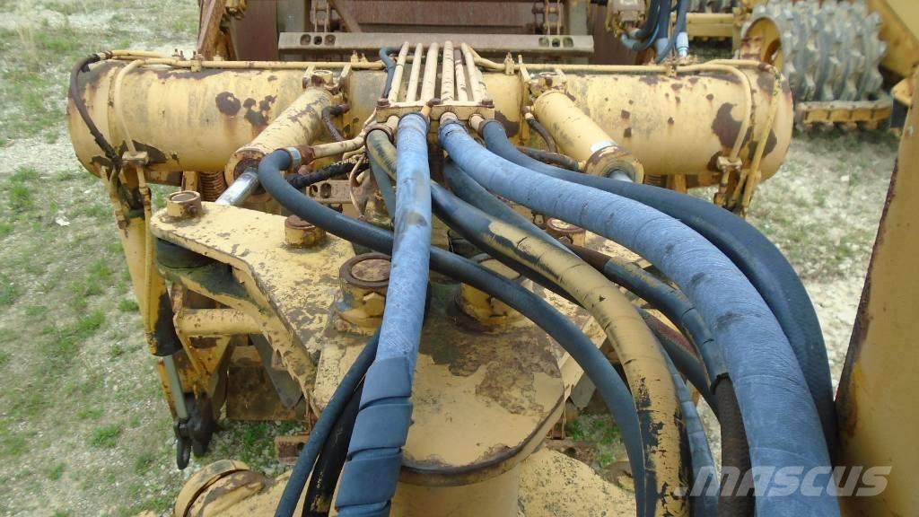 International 412B Скреперы