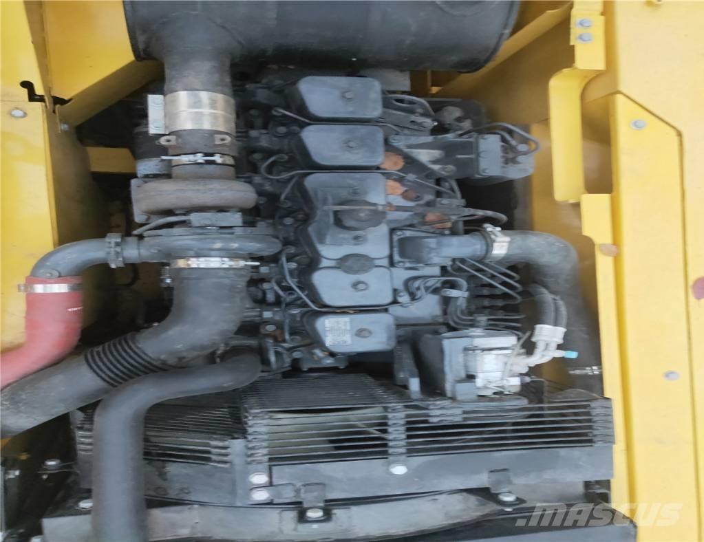 Komatsu PC200-7 Гусеничные экскаваторы