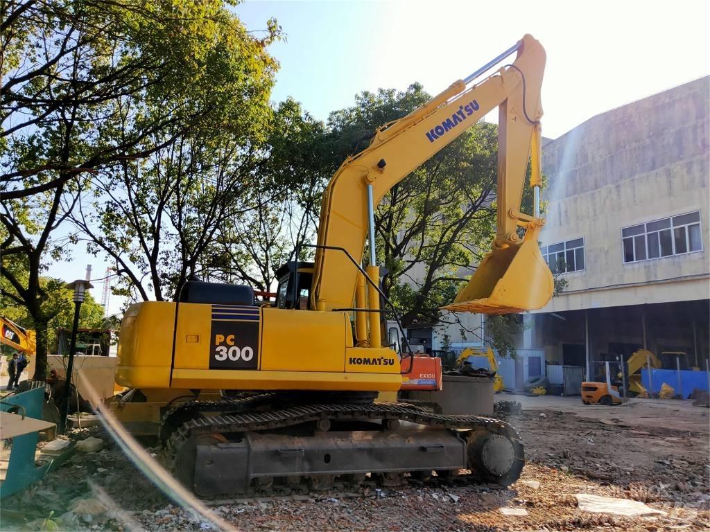 Komatsu PC 300-7 Гусеничные экскаваторы