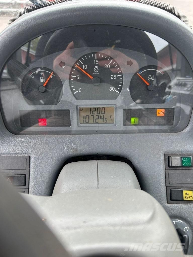 Valtra T 150 Трактора
