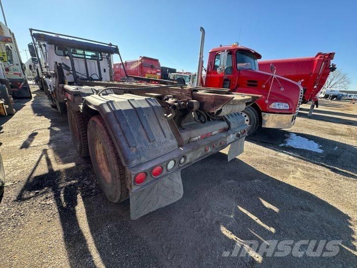 Freightliner M2 Контейнеровозы