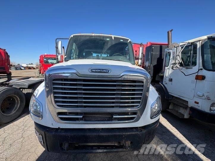 Freightliner M2 Контейнеровозы