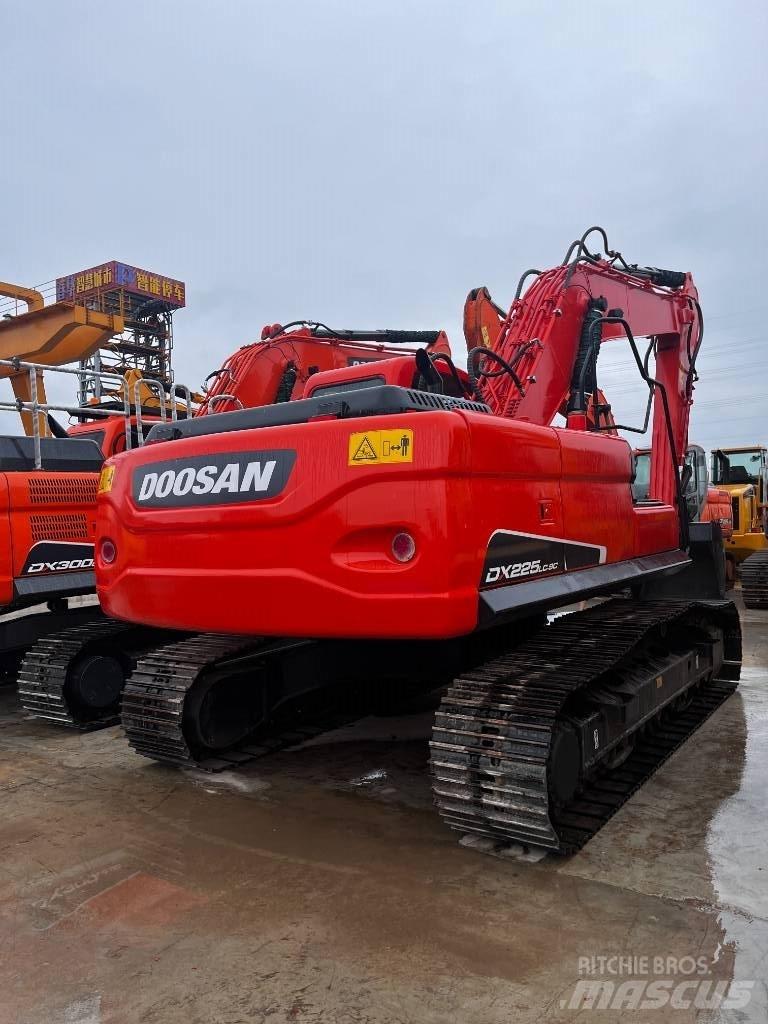 Doosan DX 225 LC-9 Гусеничные экскаваторы