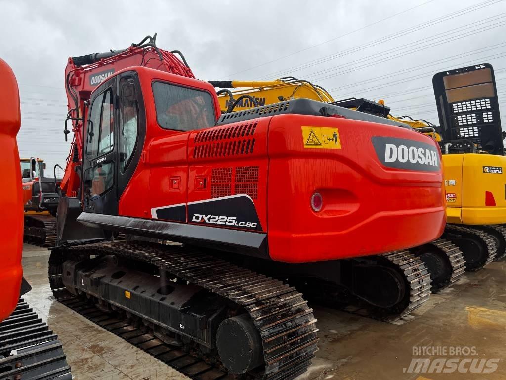 Doosan DX 225 LC-9 Гусеничные экскаваторы