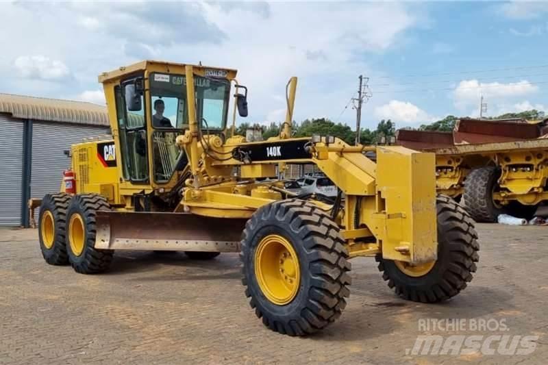 CAT  140K Грейдеры
