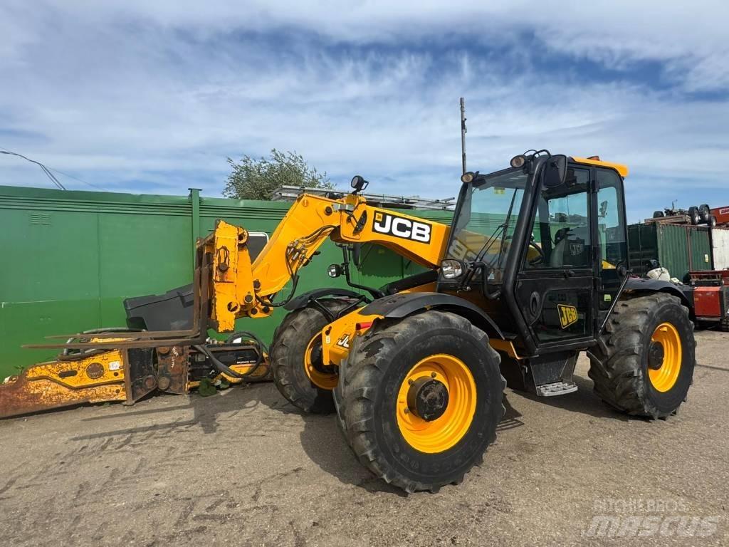 JCB 526-56 Agri Сельскохозяйственные телескопические погрузчики