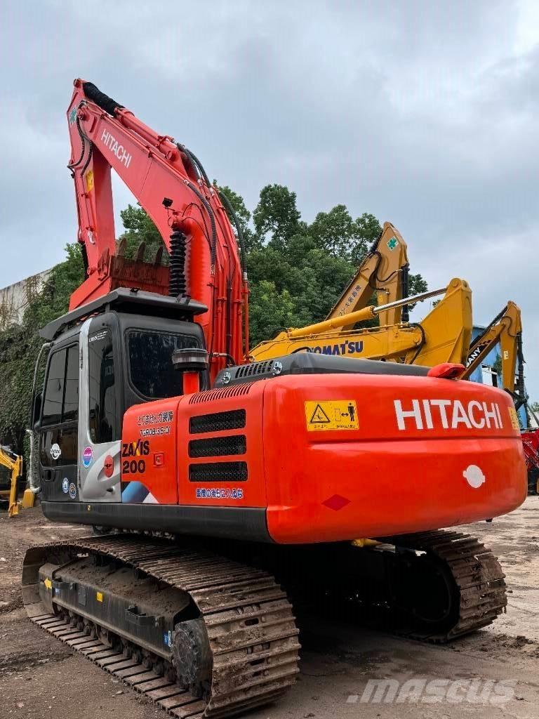 Hitachi ZX 200 Гусеничные экскаваторы