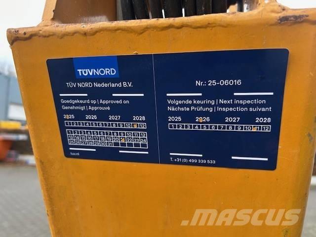 UpRight AB38N Коленчатые подъемники