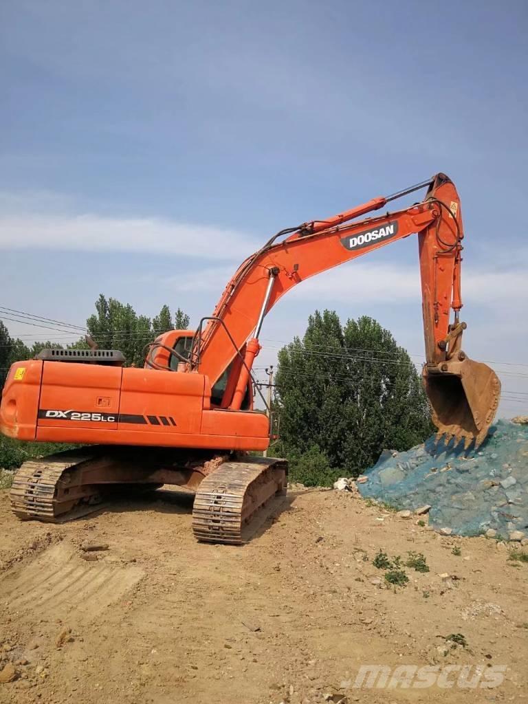 Doosan DX 225 Гусеничные экскаваторы