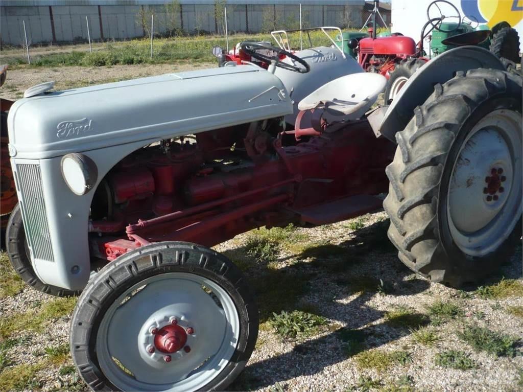 Ford 8N Трактора