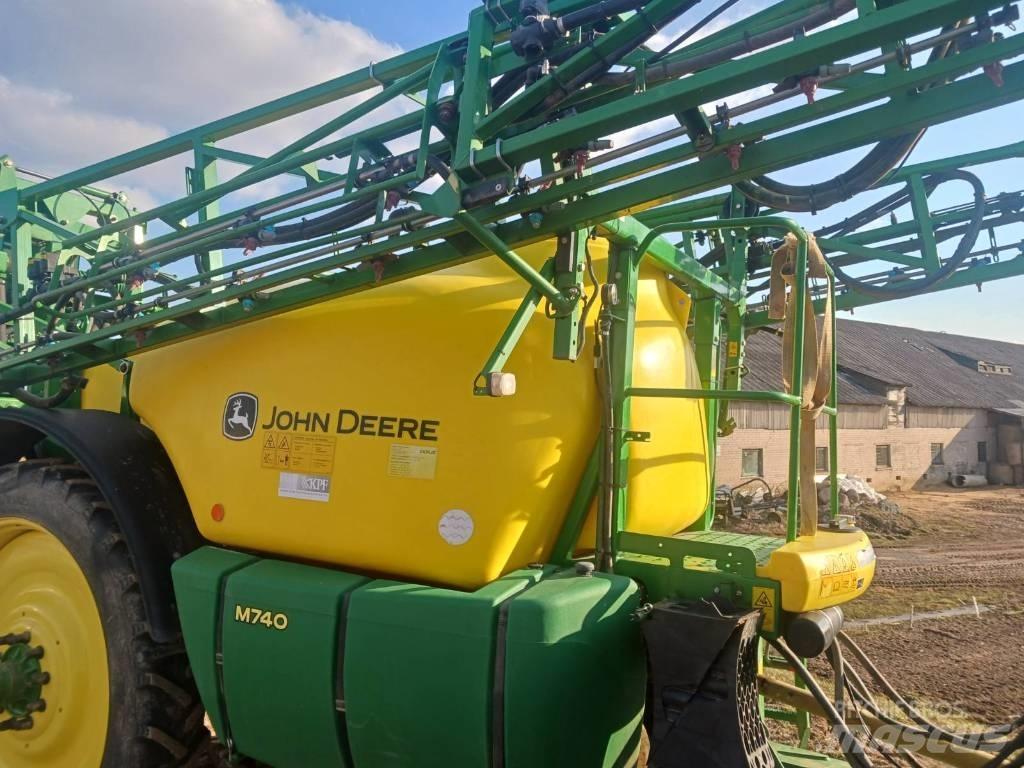 John Deere 740 Прицепные опрыскиватели