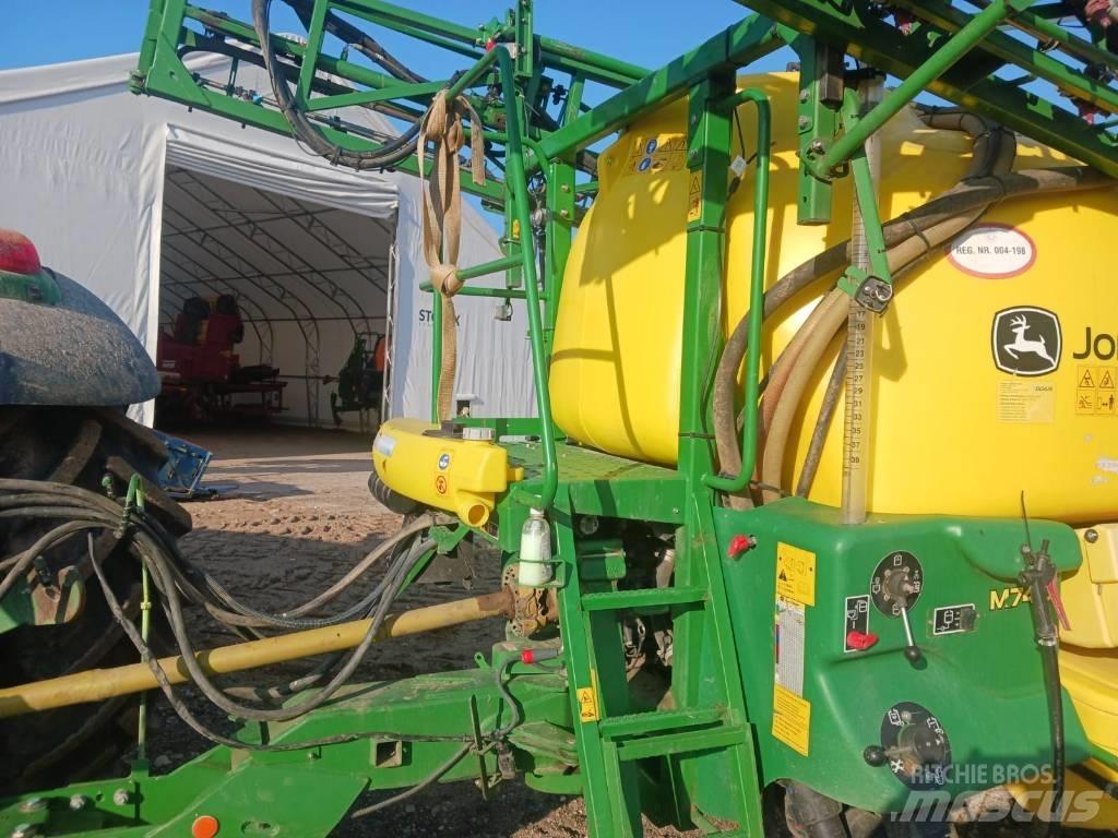 John Deere 740 Прицепные опрыскиватели