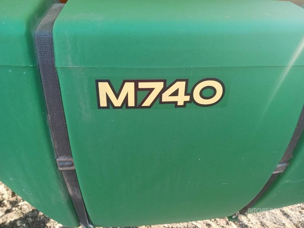 John Deere 740 Прицепные опрыскиватели