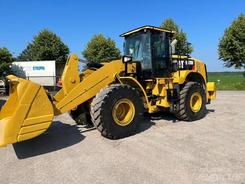 CAT 950M Фронтальные погрузчики