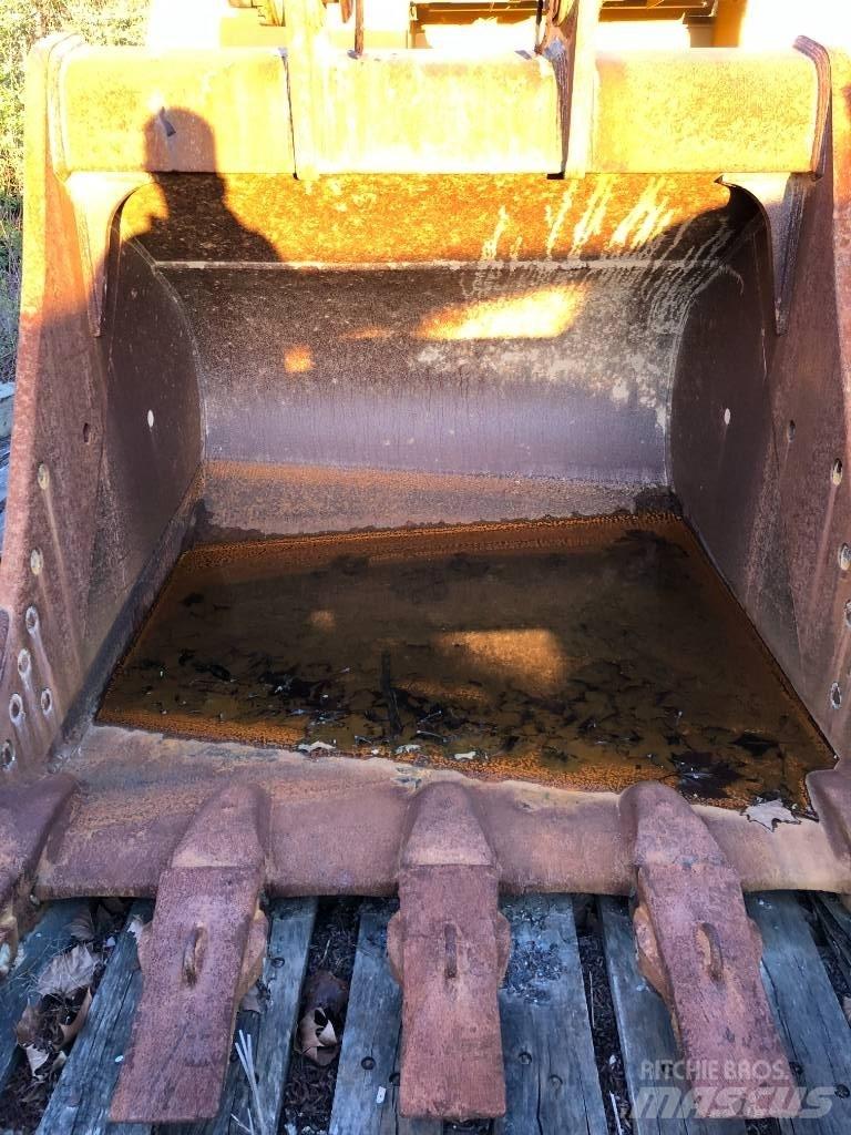 CAT 374 Гусеничные экскаваторы