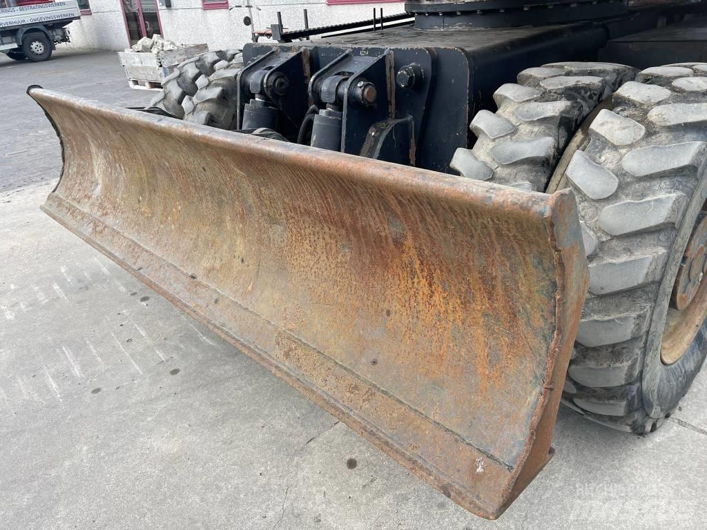 JCB JS 145 W Колёсные экскаваторы
