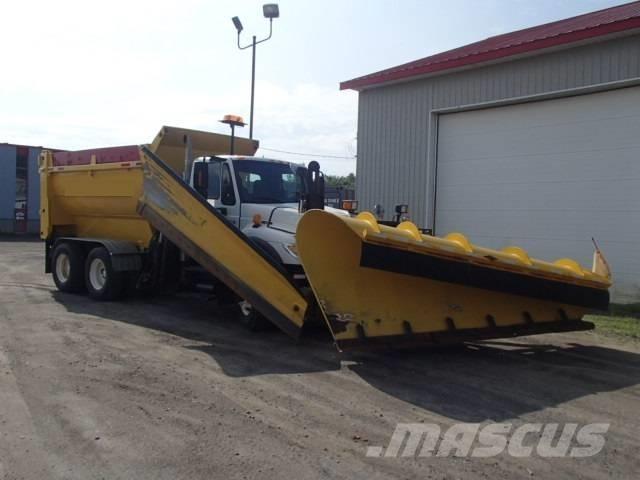 International 7400 Снежные отвалы и плуги
