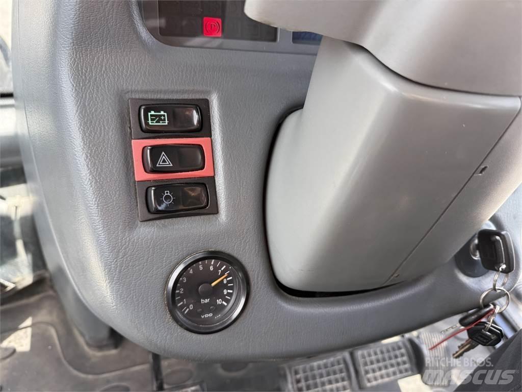 Valtra T203 Трактора
