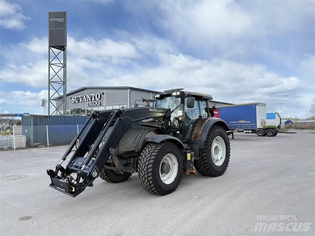 Valtra T203 Трактора