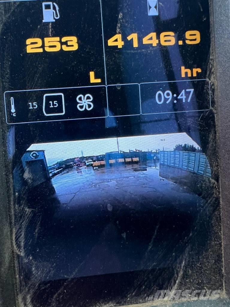 JCB JS 130 Гусеничные экскаваторы