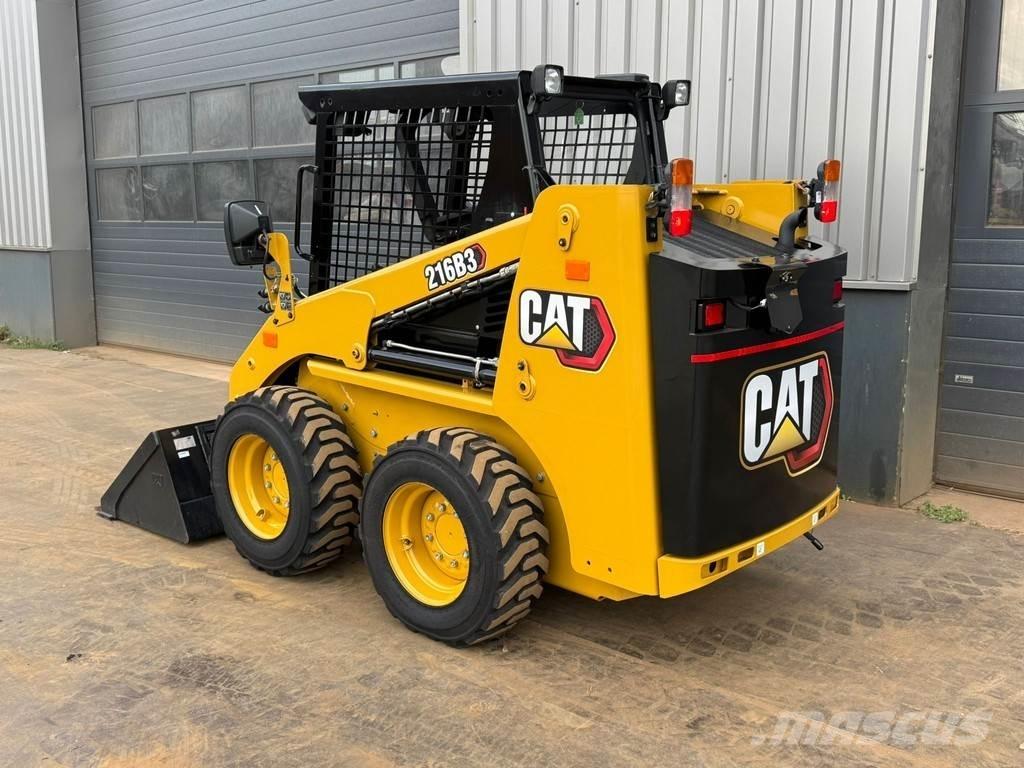 CAT 216B3 Фронтальные погрузчики