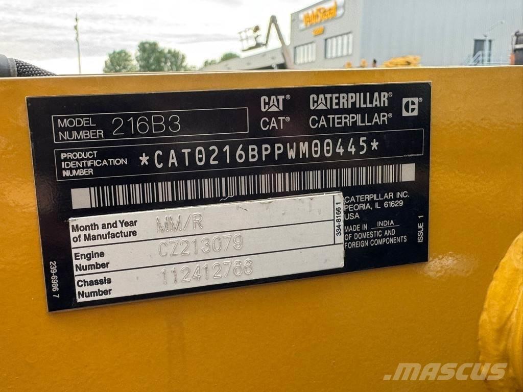 CAT 216B3 Фронтальные погрузчики