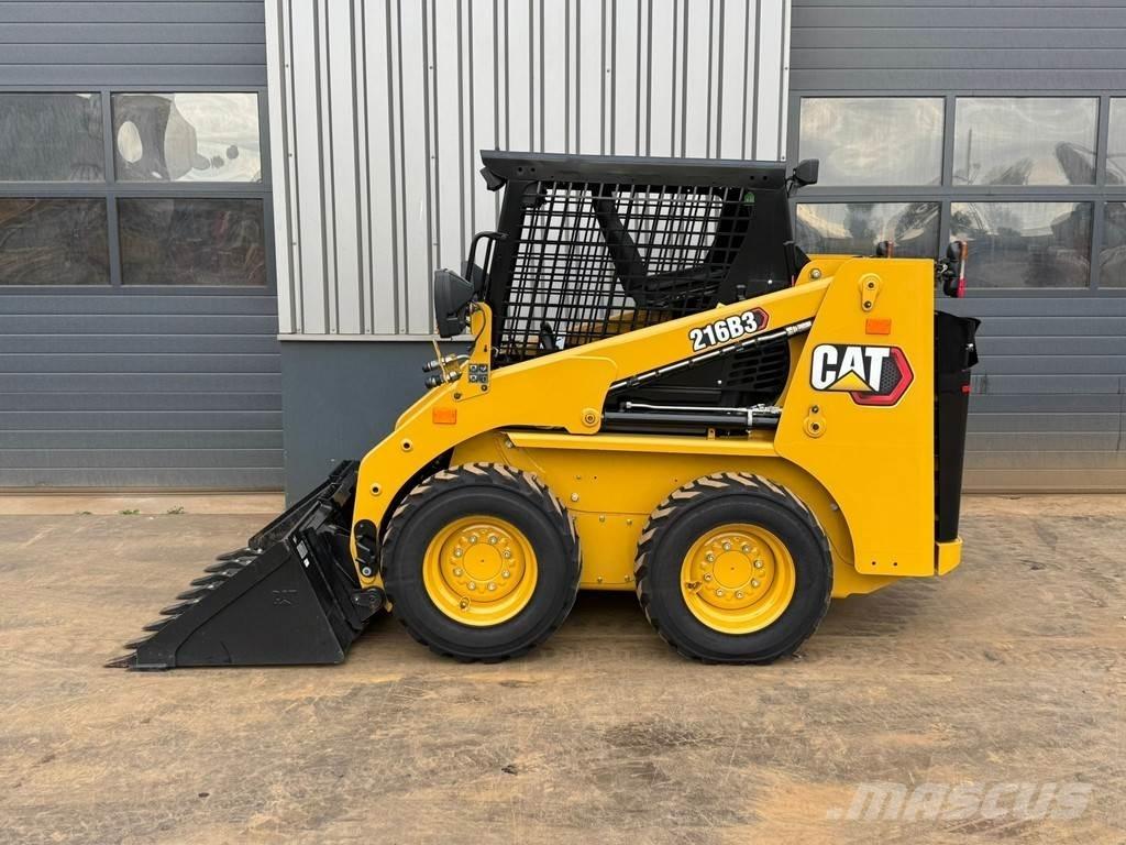 CAT 216B3 Фронтальные погрузчики