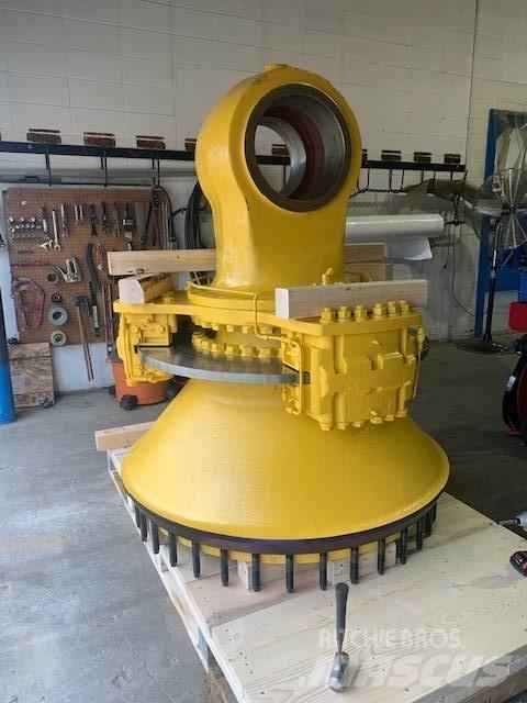 Komatsu 830 E Шарнирно-сочленённые самосвалы
