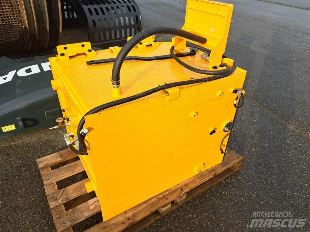 Hyundai fuel tank Компоненты строительной техники