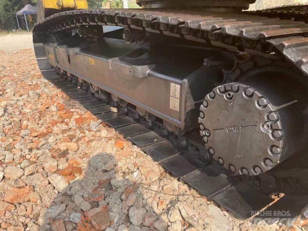 Komatsu PC 200 Гусеничные экскаваторы