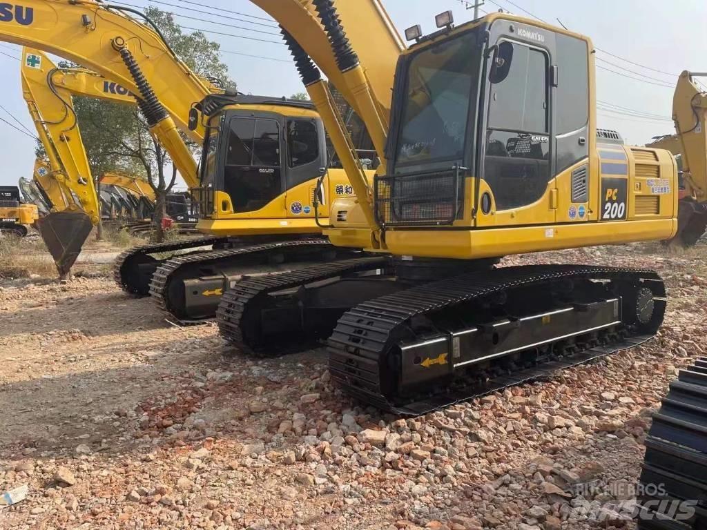 Komatsu PC 200 Гусеничные экскаваторы