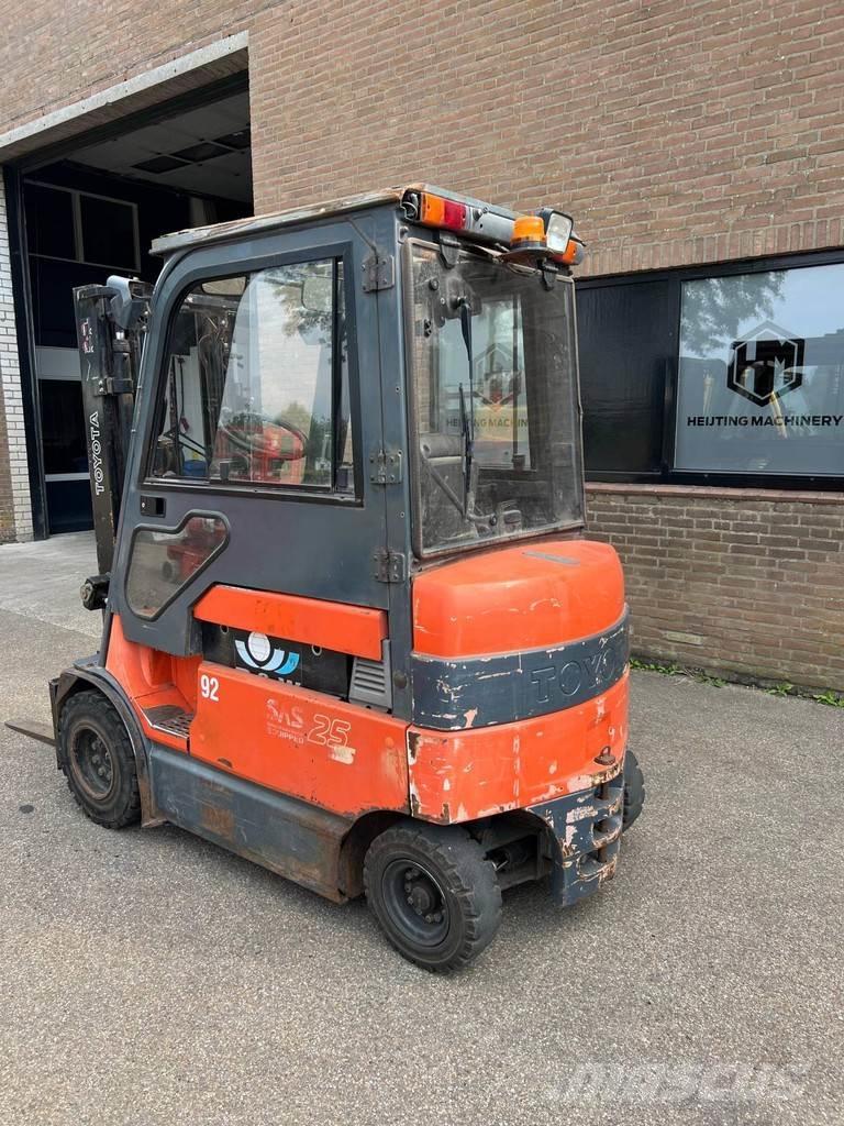 Toyota 7FBMF25 Электропогрузчики