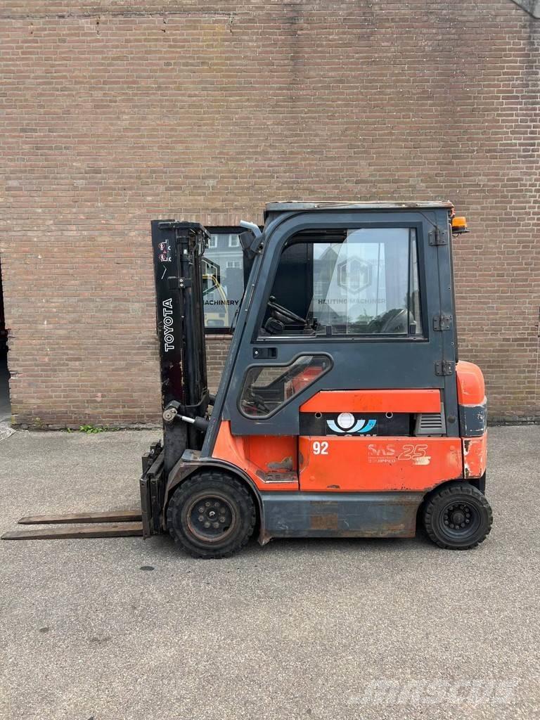 Toyota 7FBMF25 Электропогрузчики