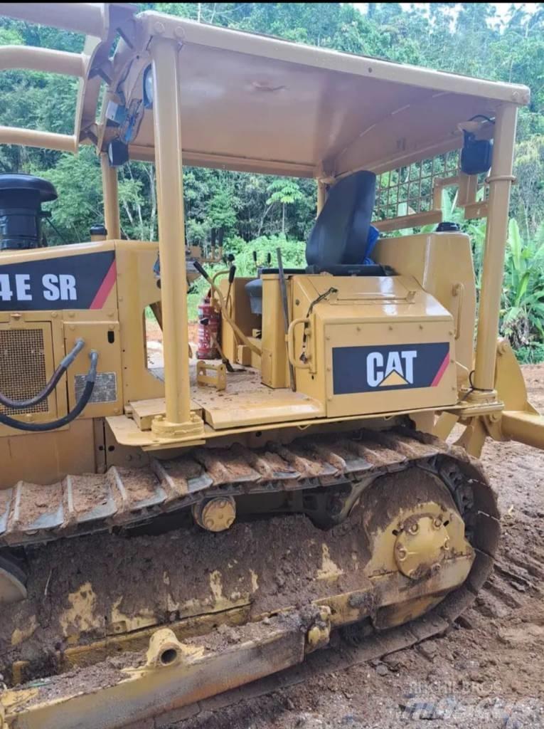 CAT D4SR Коммунальные тракторы