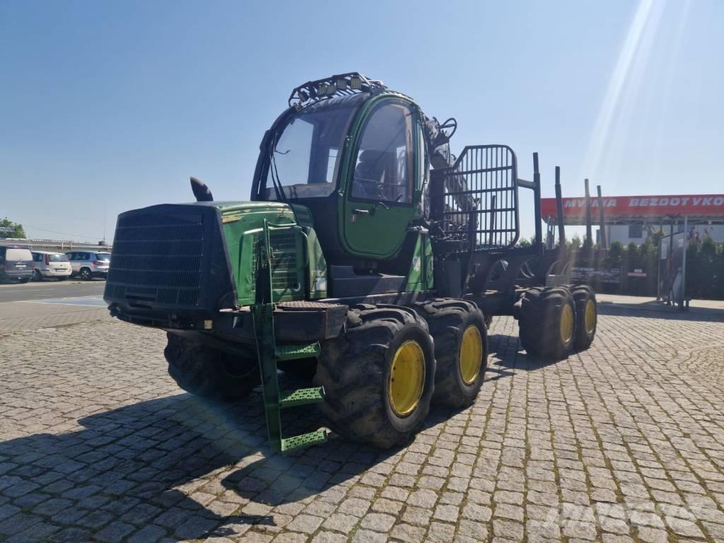 John Deere 1010 E Форвардеры