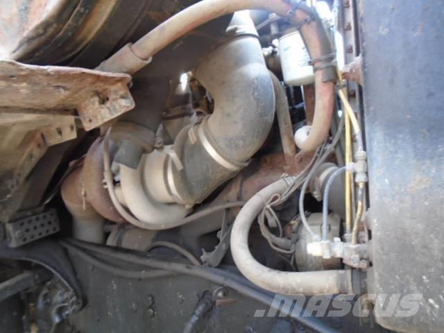 Ford LTL 9000 Снежные отвалы и плуги