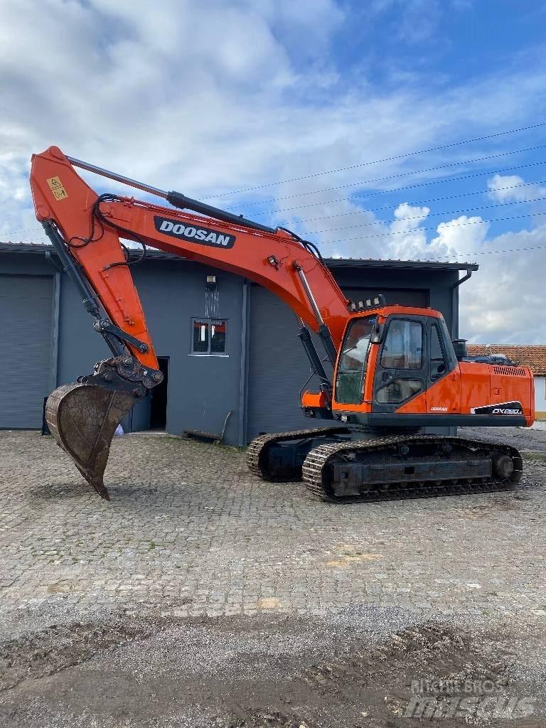 Doosan DX 220 NLC Гусеничные экскаваторы