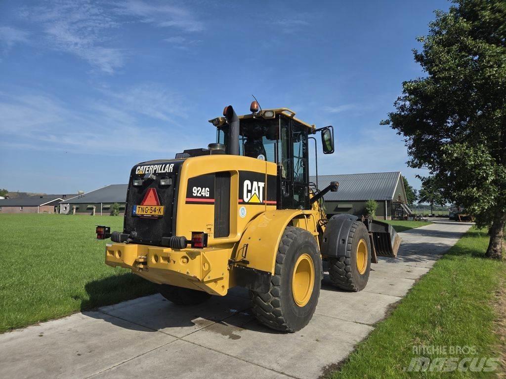 CAT 924G Фронтальные погрузчики
