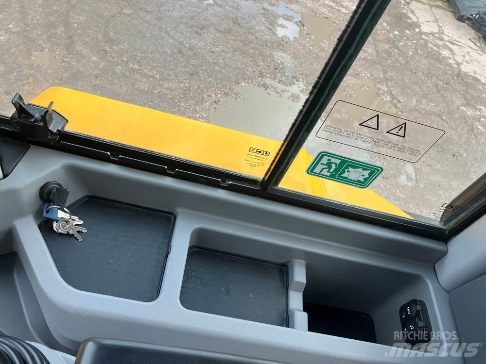 JCB 411 Фронтальные погрузчики