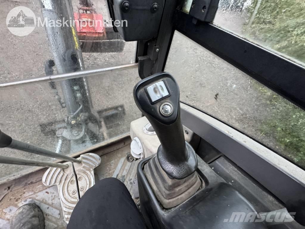 New Holland 8560 Трактора