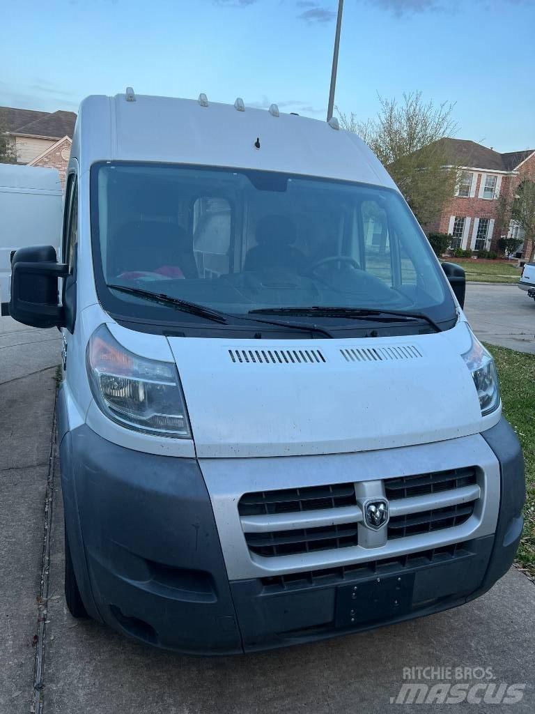 Dodge promaster Грузовики-Фургоны