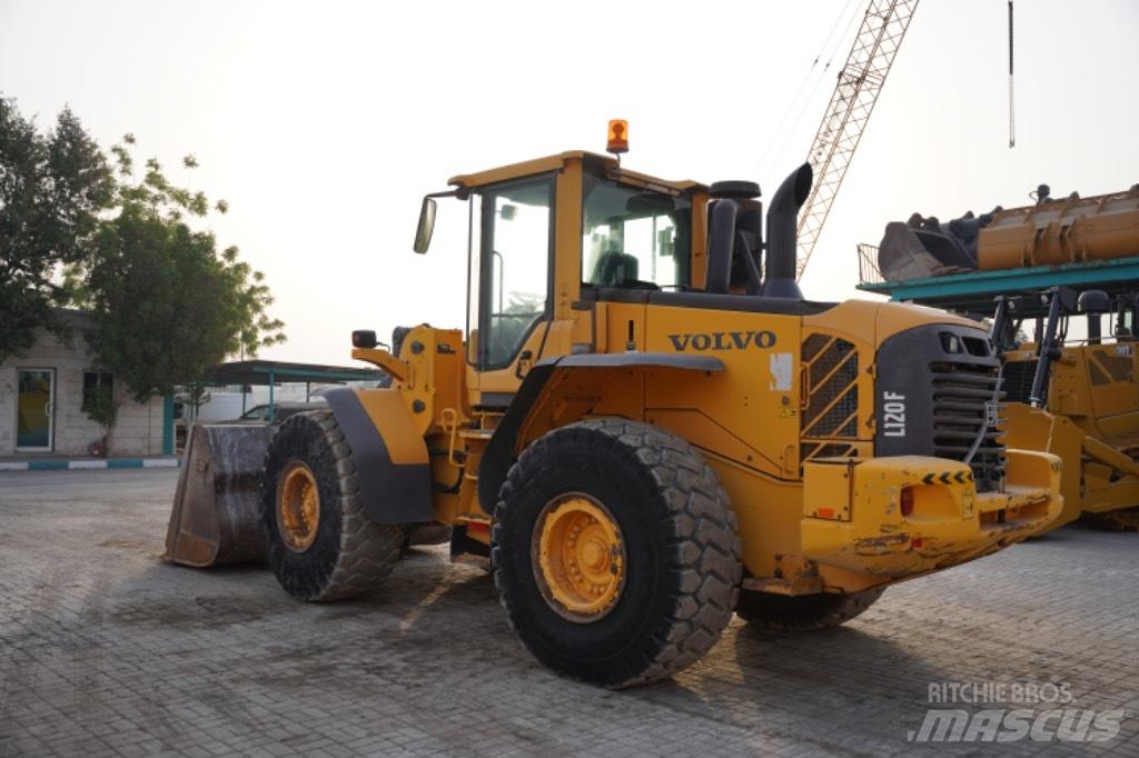 Volvo L 120 F Фронтальные погрузчики